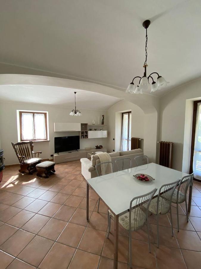 Una Casa Nel Verde 2 Сан-Маурицио-Канавезе Экстерьер фото